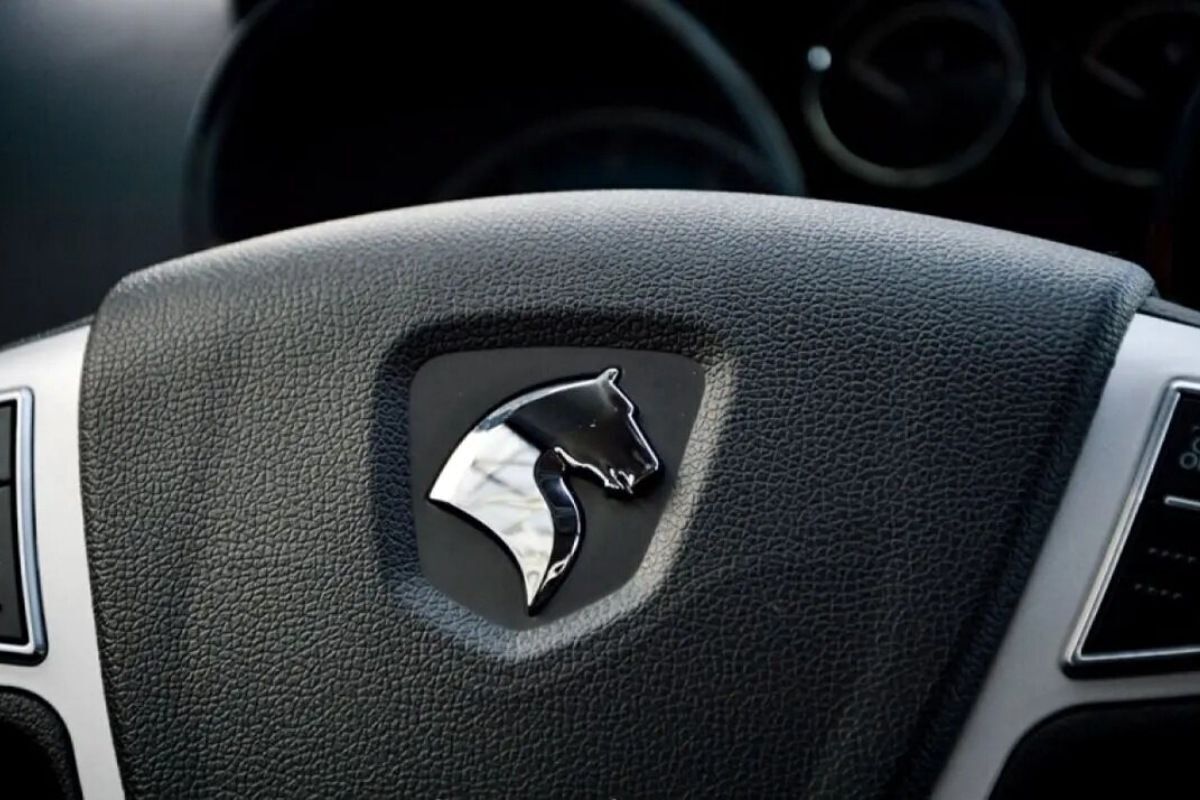 مجوز رسمی سازمان بورس برای عرضه خودرو در بورس کالا سازمان بورس در نامه‌رسمی و در راستای اجرای بند ۵ بسته سیاستی حمایت از تولید (ابلاغ‌شده توسط معاون اول رئیس‌جمهور) و به منظور بهبود عملکرد و رقابت‌پذیری صنعت خودرو، مجوز عرضه مستمر خودرو در بورس کالا را بر اساس ضوابط مصوب صادر کرد. سازمان بورس در همین نامه تاکید کرده عرضه خودرو در بورس کالا هیچ منع قانونی ندارد و خودروسازان می‌توانند با برنامه نسبت به عرضه طبق دستورالعمل‌های جاری اقدام کنند.