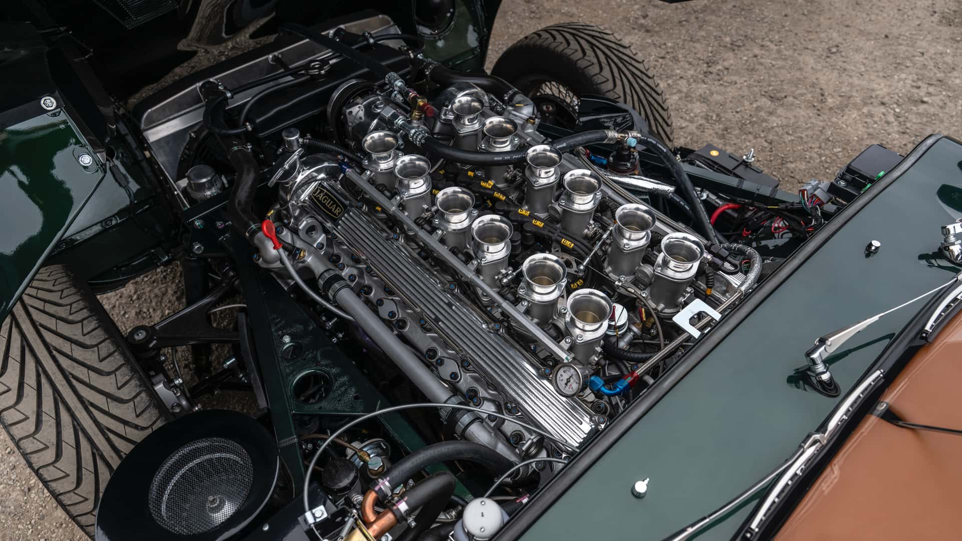 جگوار E-Type رستوماد