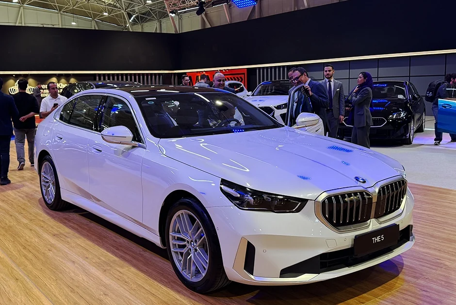 طراحی داخلی لوکس ب ام و سری 5 جدید