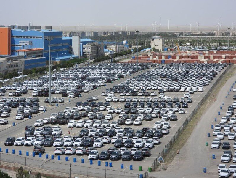 شکایت ایران‌خودرو از وزارت صمت و شورای رقابت