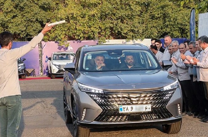 تحویل رووی eRX5 توسط پارسخودرو آغاز شد