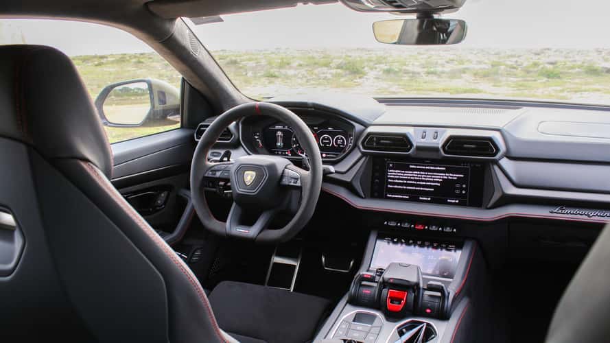 نمای داخلی لامبورگینی اوروس