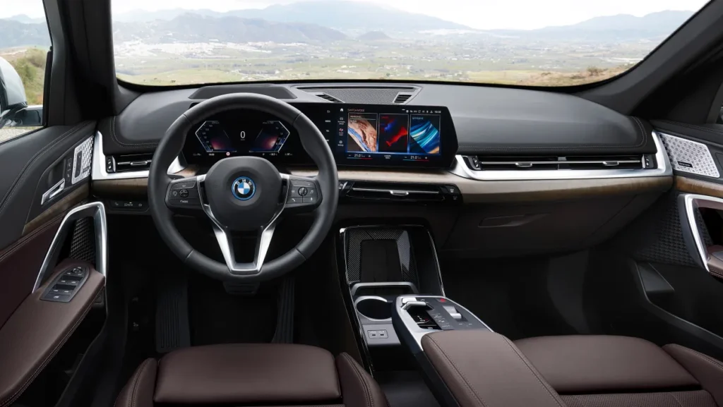 ورود بی ام و IX1 برقی به بازار ایران؛ تحویل رسمی توسط پرشیا خودرو