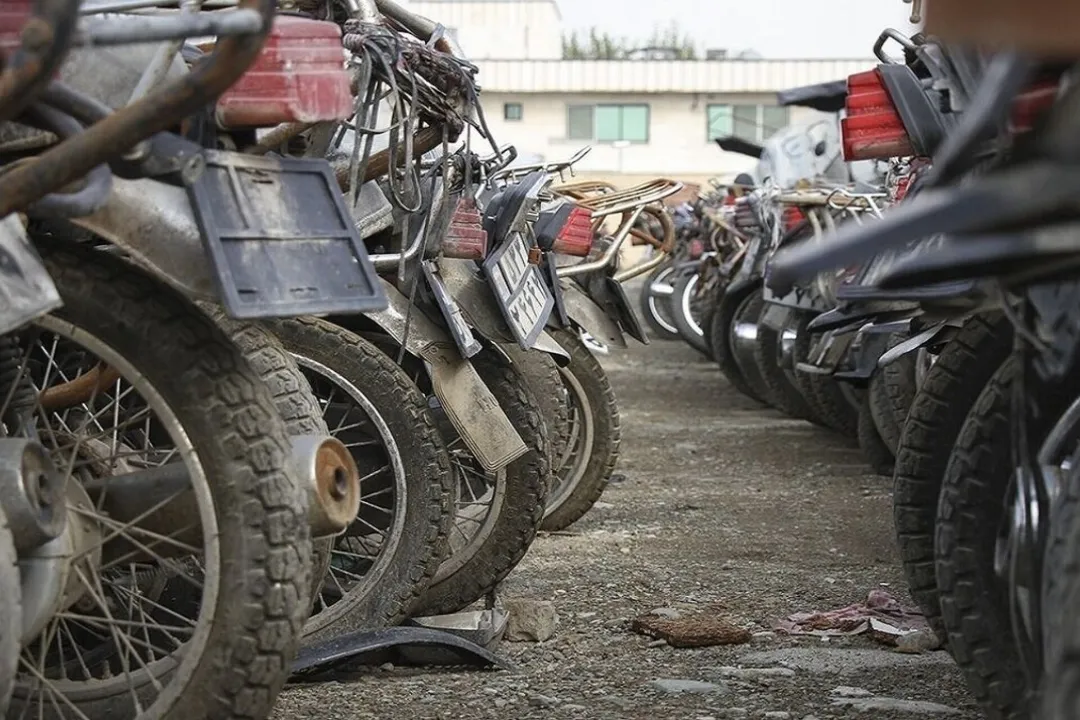ثبت‌نام نوسازی موتورسیکلت‌های فرسوده با شرایط جدید آغاز شد. مالکان واجد شرایط می‌توانند مدارک خود را از ۲۴ تیر در سامانه NNHK.IR ثبت کنند.