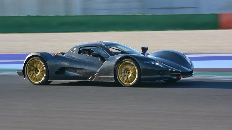 چرا بازار خودروهای لوکس از ابرخودروهای برقی استقبال نمیکند؟