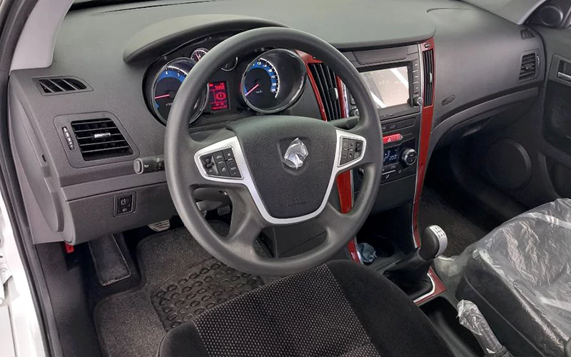 بررسی کامل دنا پلاس بورسی (۵ دنده) – نسخه اقتصادی سدان محبوب ایرانخودرو