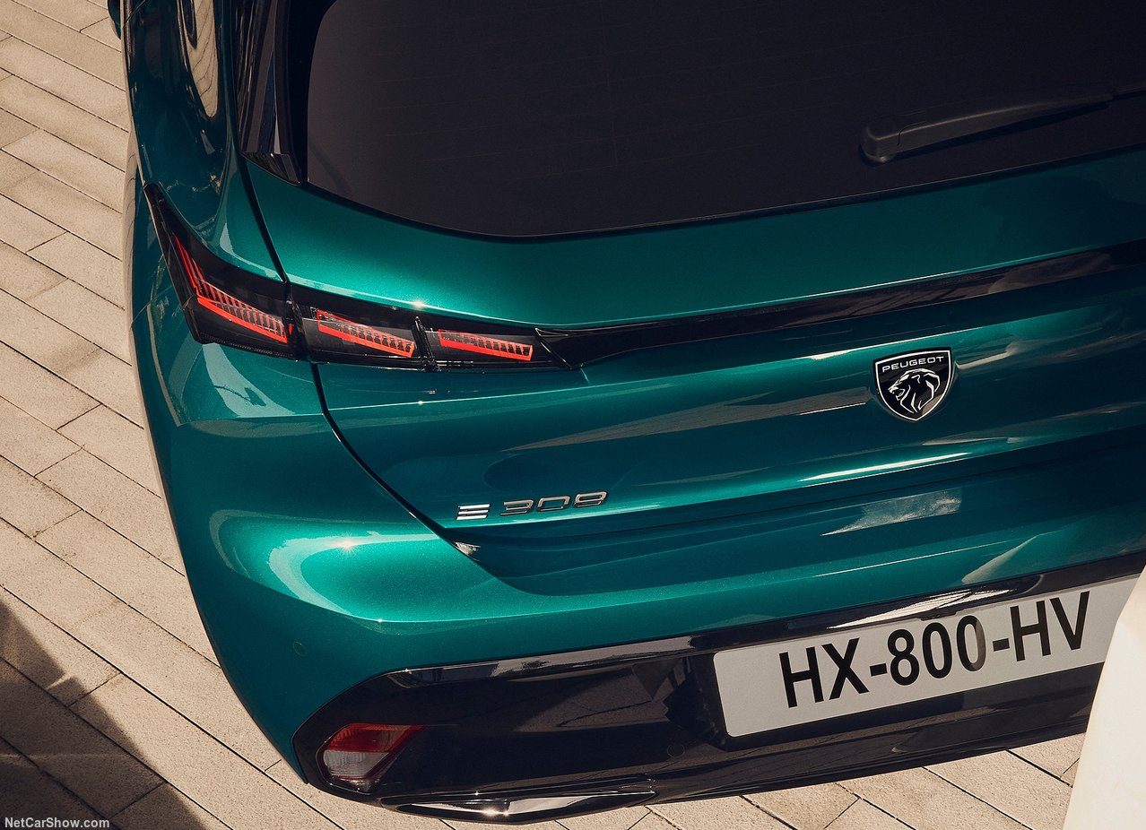 پژو ۳۰۸ و ۳۰۸ SW جدید؛ ترکیب طراحی جسورانه و فناوریهای هوشمند