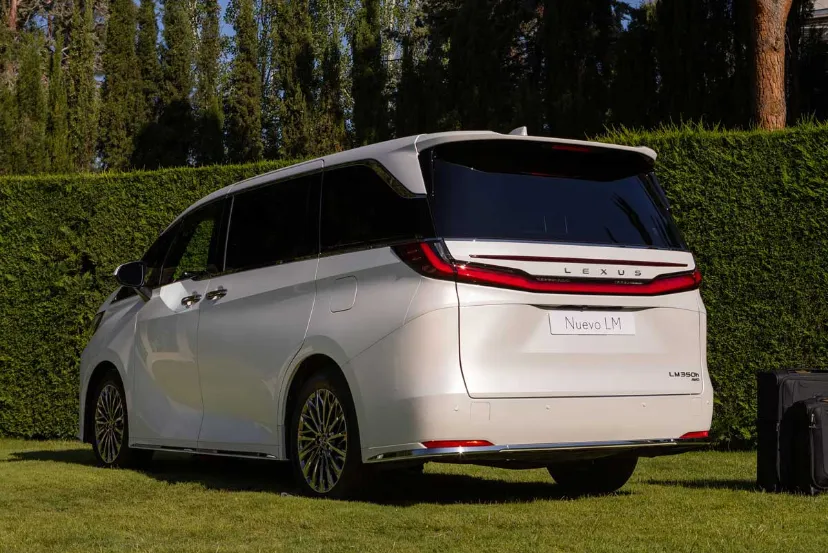 لکسوس LM نسخه جدید ژاپن