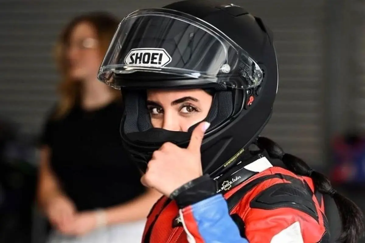 گواهینامه موتورسیکلت برای زنان