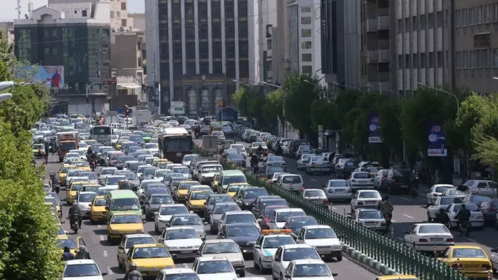 تداخل نمایشگاهها با بازگشایی مدارس؛ هشدار پلیس راهور تهران