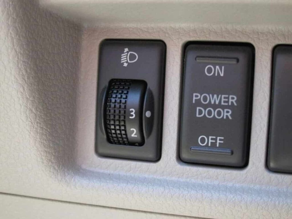 روشهای دستی و با دستگاه برای تنظیم استاندارد چراغ جلو خودرو