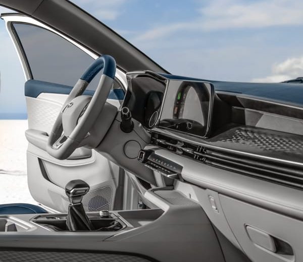 بررسی ام وی ام X33 کراس اتوماتیک