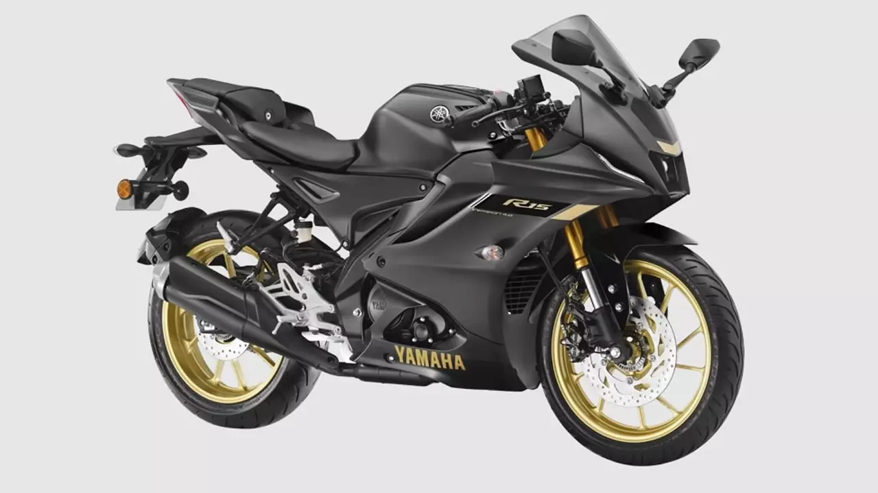 یاماها R15 موتورسیکلتی اسپرت با موتور ۱۵۵ سی‌سی