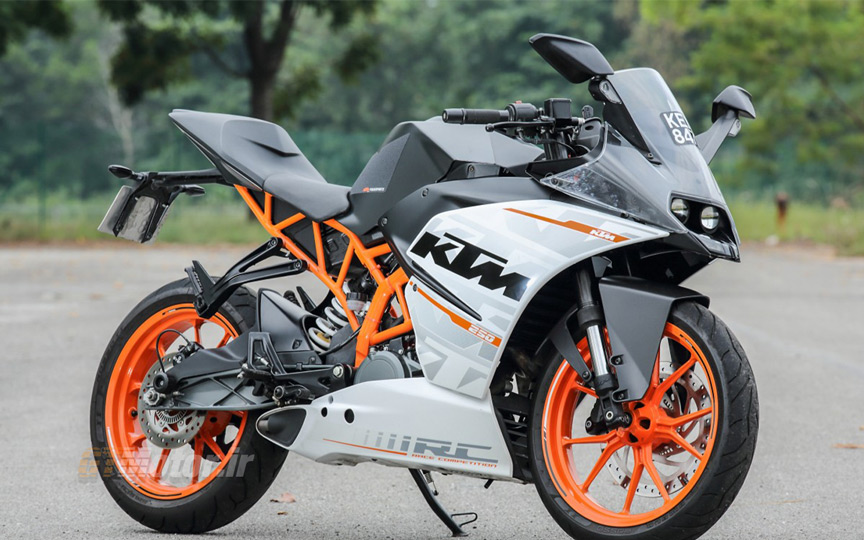 بررسی کامل موتورسیکلت کی تی ام ۲۵۰ آر سی: اسپرتی با قدرت و طراحی مدرن