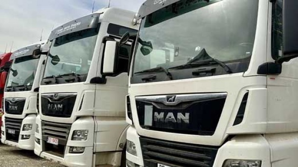 ورود کامیونهای بلاتکلیف از ترکیه به کشور آغاز شد