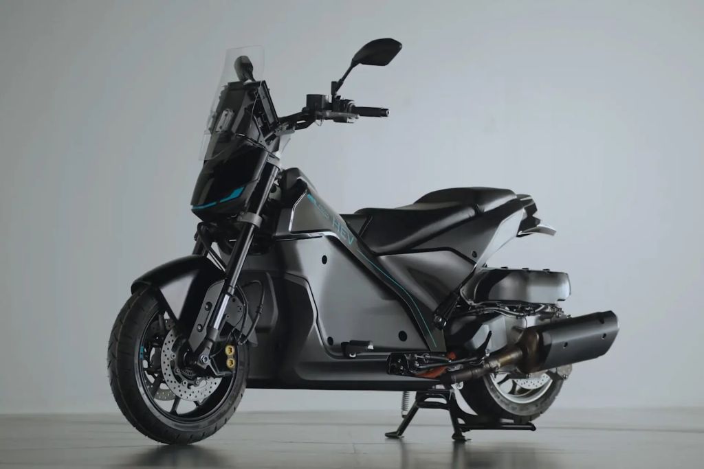 وقتی برق و بنزین با هم کار میکنند