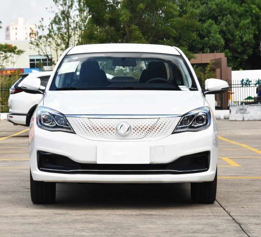 مشخصات فنی دانگفنگ E70