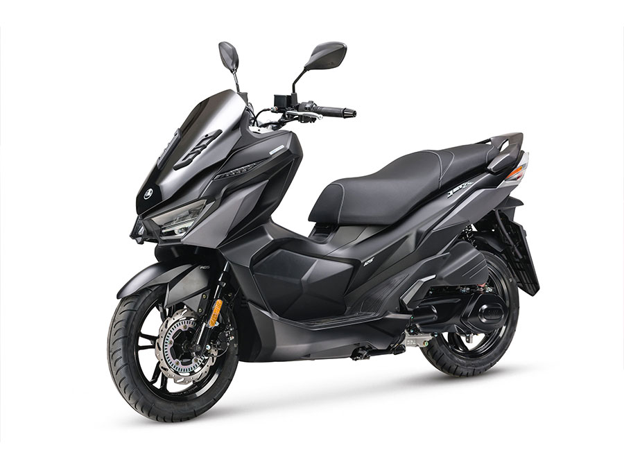 بررسی جامع SYM ADV 175 هاسکی؛ اسکوتر ادونچر جدید نیرو موتور با طراحی مدرن، موتور ۱۷۵ سیسی، ABS دو کاناله، کیلس و مصرف سوخت پایین.