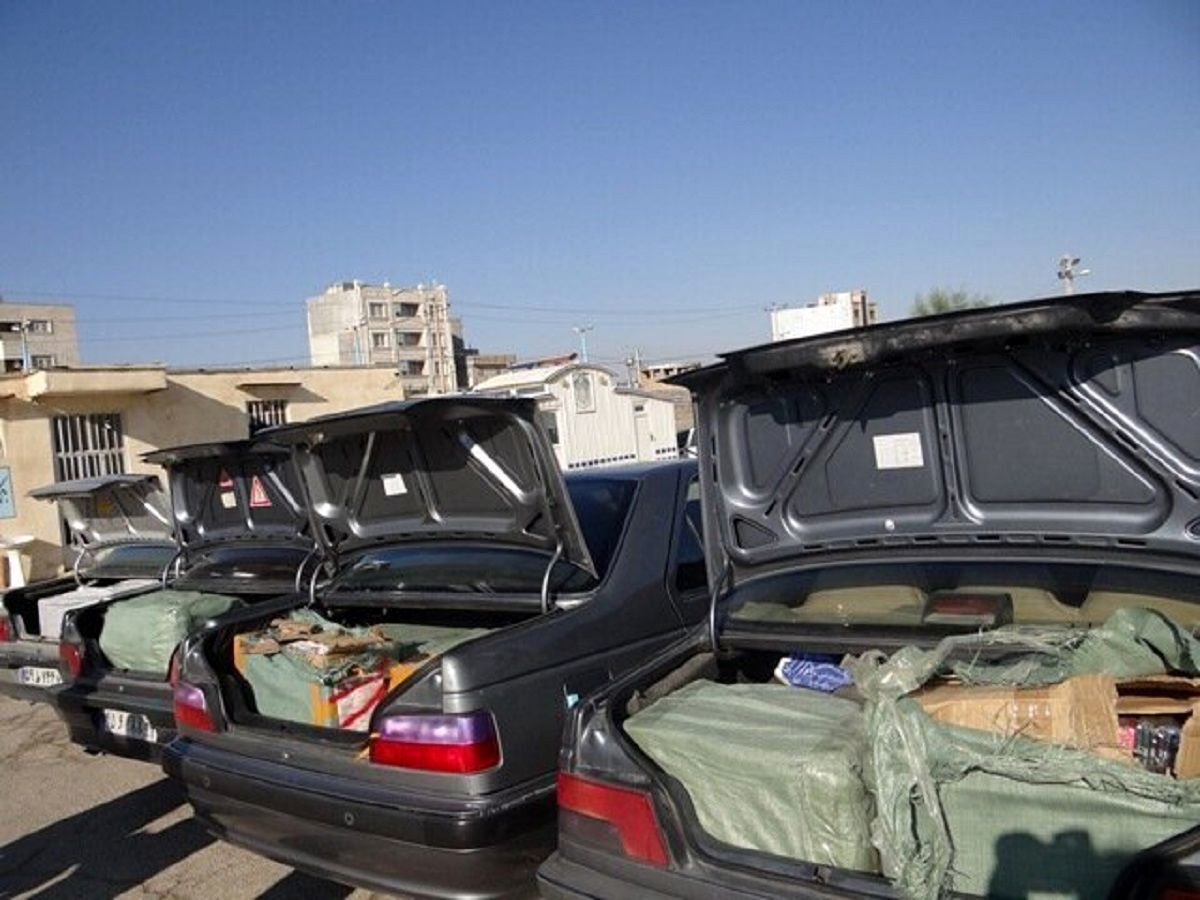 قاچاق زیر پرچم قانون؛ لنج‌های ۵۰۰ تنی خوراک شوتی‌ها!