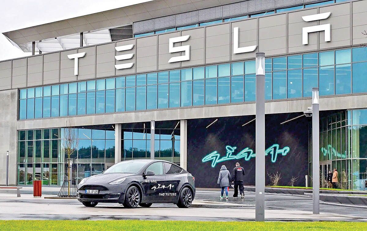کاهش ۲۸.۵ درصدی فروش تسلا در اروپا؛ رقابت شدید و واکنش سیاسی مشتریان