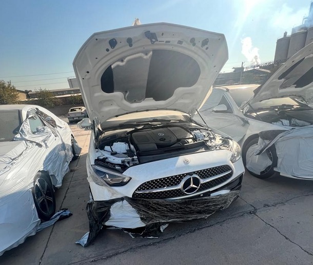 بزرگترین محموله مرسدس بنز ایرانخودرو وارد گمرک شد