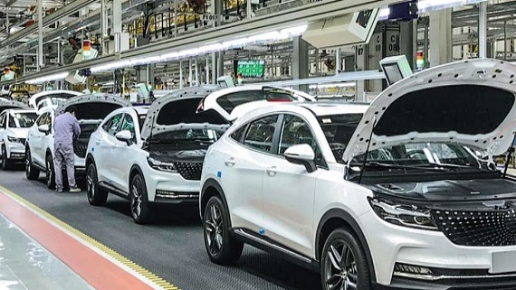 سیاستهای خودرویی به نفع مونتاژکاران؛ تولید واقعی در مسیر سقوط