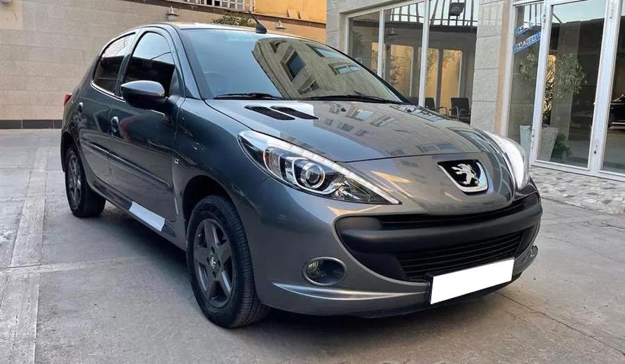 خودروهای زیر یک میلیارد در خطر حذف سهمیه بنزین