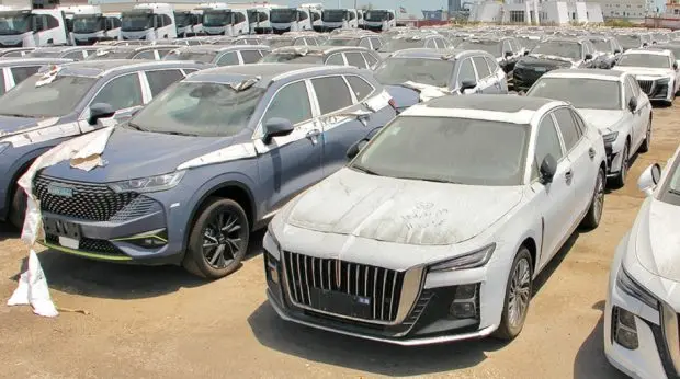 سه فصل بلاتکلیفی؛ چرا خودروهای وارداتی هنوز به بازار نرسیده‌اند؟