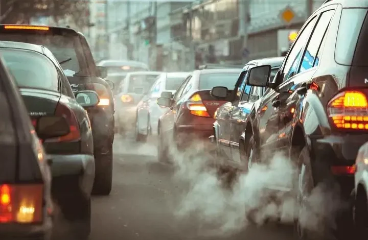 کارشناسان: مشکل فقط خودرو نیست، سوخت و ترافیک مقصرند