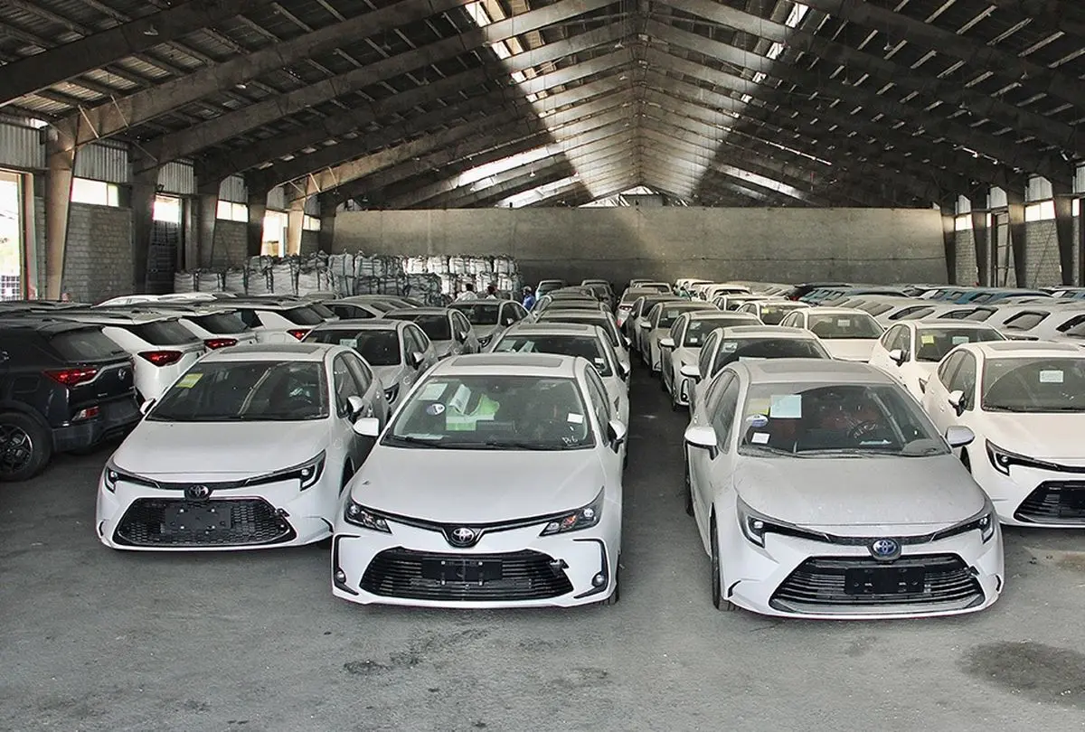 میدان داری واسطه‌ها در بازار خودرو