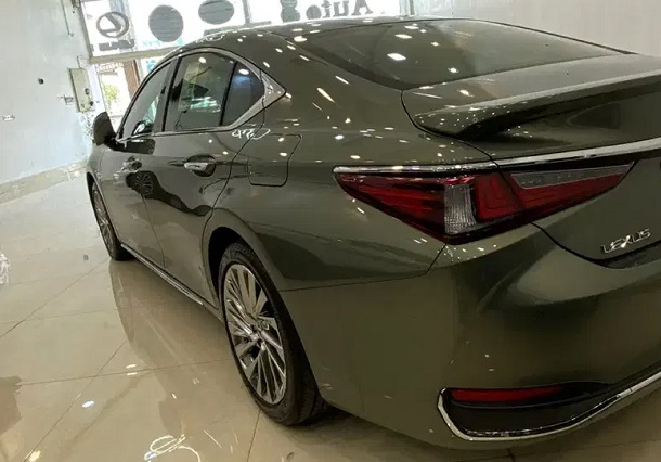لکسوس ES300h مدل 2025